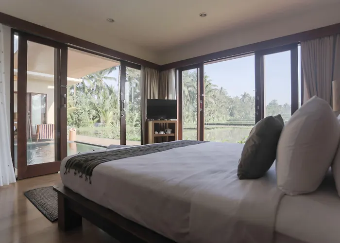 Manyi Village Hotel 3*