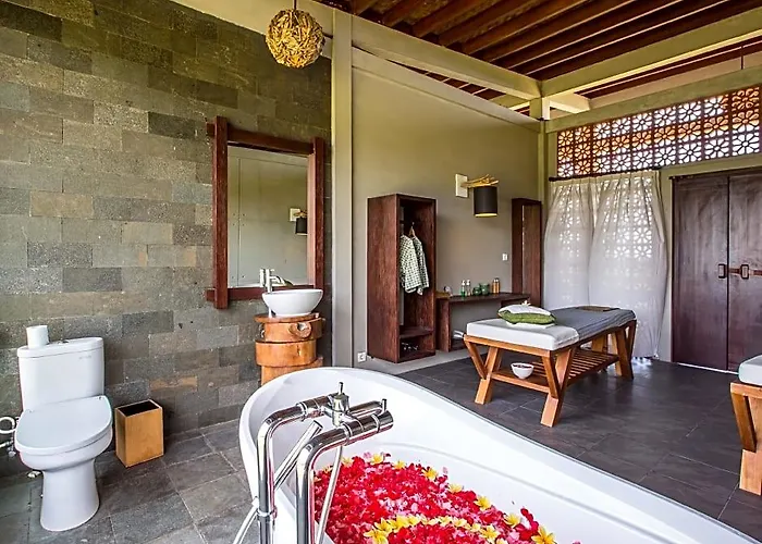 Manyi Village Hotel